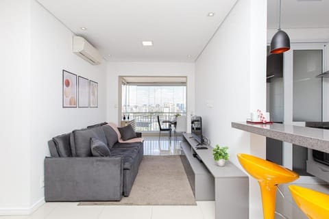 TV and multimedia, Living room, Seating area, air conditioner