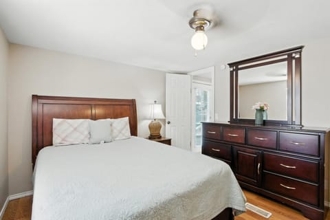 Desert Haven Cozy 2-Bedroom Mobile Home Near NMSU home House in Las Cruces