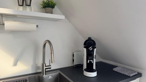 Coffee/tea facilities, Kitchen or kitchenette, kitchen