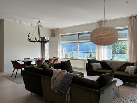 Living room, Lake view