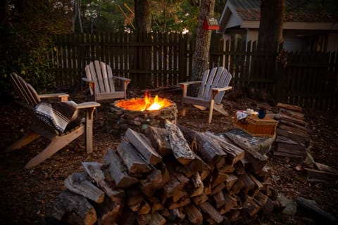 Seating area, fireplace