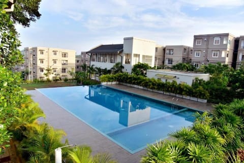 Property building, Pool view, Swimming pool, Swimming pool