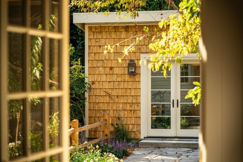 Sunny Designer Retreat with Gym & Game Room House in Monte Rio