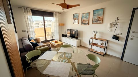 TV and multimedia, Living room, Seating area, Dining area, Evening entertainment