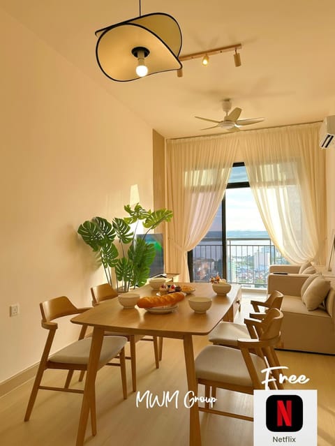 Living room, Seating area, Dining area