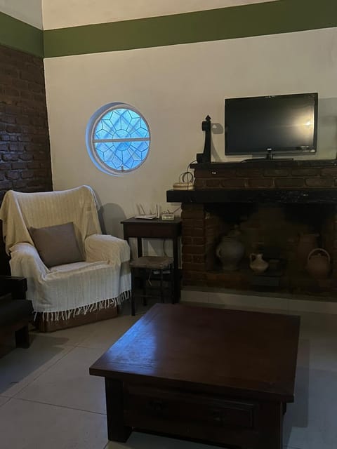 Communal lounge/ TV room, TV and multimedia, Living room, Seating area, Evening entertainment