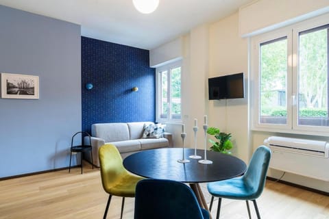 TV and multimedia, Living room, Dining area