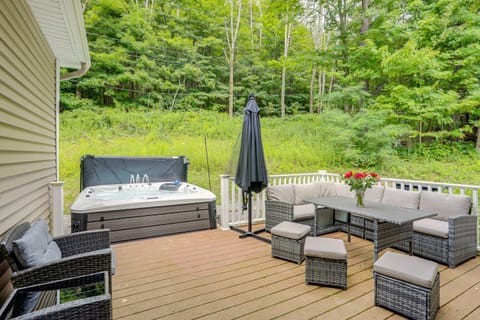 Game Room and Hot Tub Big Fun in Ellicottville House in Cattaraugus