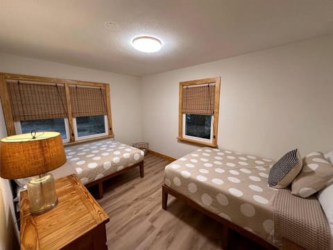 Summer Grad Dates Open, Campus Close, Pet Friendly Apartment in Tallahassee