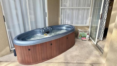 Spacious House with Pool and Hot Tub near Tampa House in Brandon