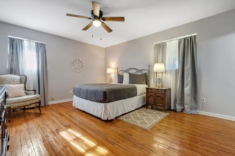 Spacious Stay Steps from FAMU Ideal for Groups House in Tallahassee