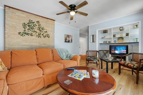 Spacious Stay Steps from FAMU Ideal for Groups House in Tallahassee