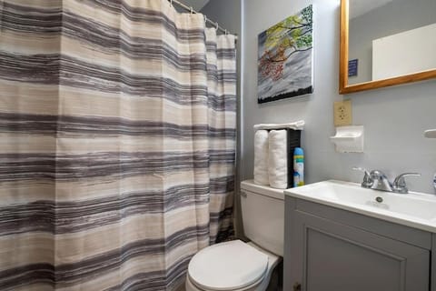 Lovely 2 bedroom near FAMU & FSU Apartment in Tallahassee