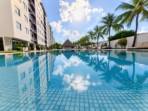 Property building, Pool view, Swimming pool, sunbed