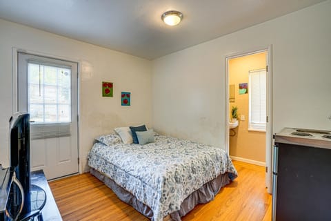 Serene Studio in SF Suburbs Quiet and Cat Friendly! Apartment in Castro Valley