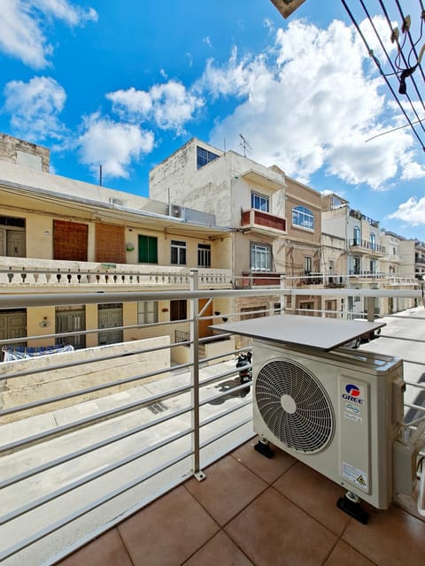 Property building, Day, View (from property/room), Balcony/Terrace