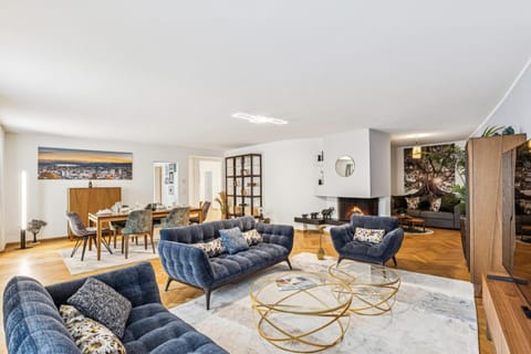 Old Town Gem by Grossmünster Free Parking Apartment in Zurich City