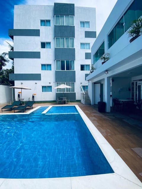 Swimming pool, Swimming pool