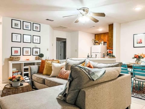 Cozy Canopy Cottage tucked away - East Tallahassee House in Tallahassee