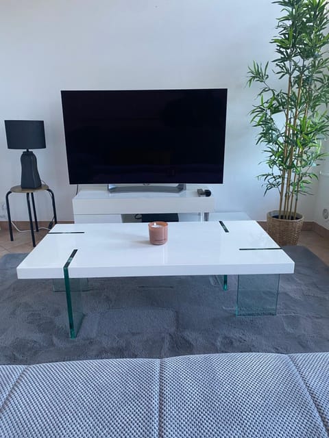 TV and multimedia, Seating area