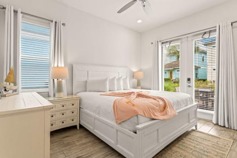 The Flamingo Nest - Kid Friendly House in Bay Lake