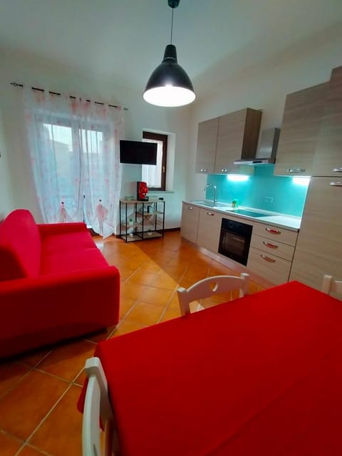 Kitchen or kitchenette, Living room, Seating area, Dining area, pet friendly, stove