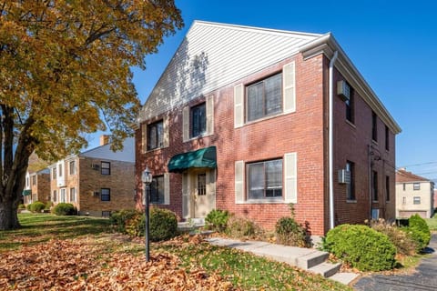 Pet-Friendly Serenity Spot on Dorthy Lane Apartment in Kettering