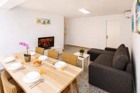 Lounge or bar