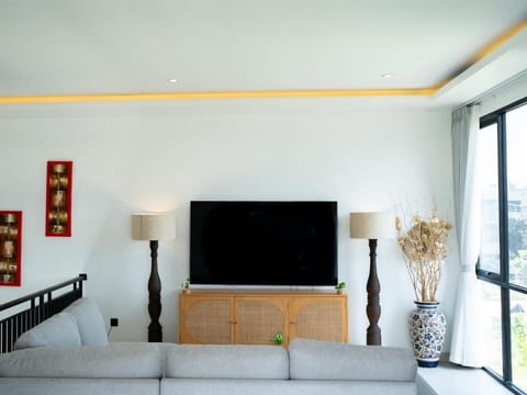 Communal lounge/ TV room