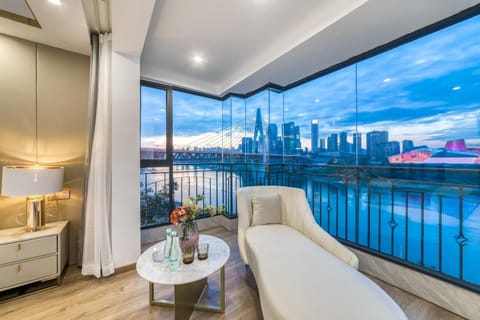 Natural landscape, View (from property/room), City view, Lake view, River view