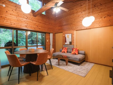 Living room, Dining area