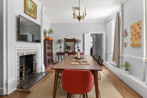 The Grand Escape 2 Historic Homes Sleeps 18 - COMBO Apartment in Alexandria