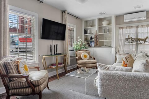 The Grand Escape 2 Historic Homes Sleeps 18 - COMBO Apartment in Alexandria