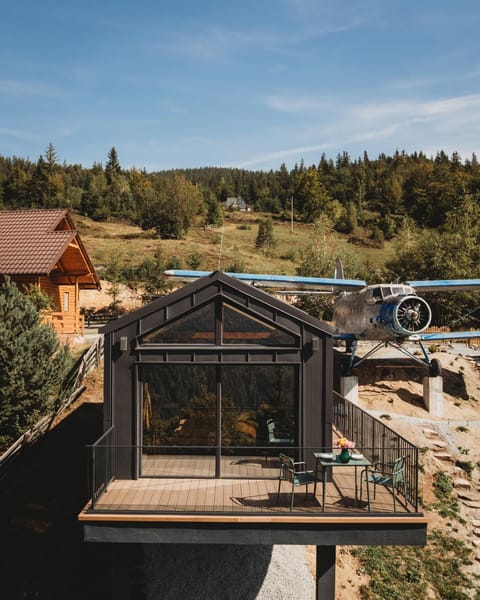 Property building, Natural landscape, Bird's eye view, Mountain view