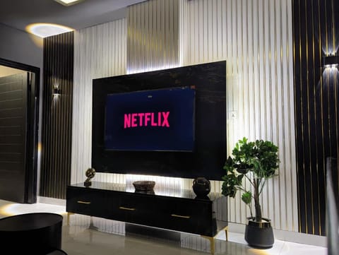Communal lounge/ TV room, TV and multimedia
