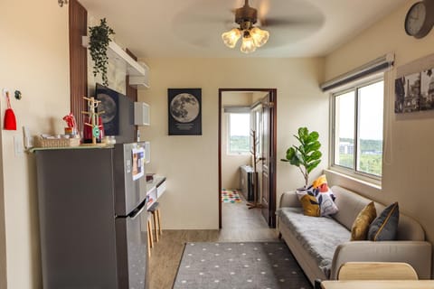 TV and multimedia, Seating area, Dining area