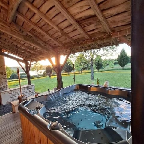 Patio, Natural landscape, Hot Tub, Hot Tub
