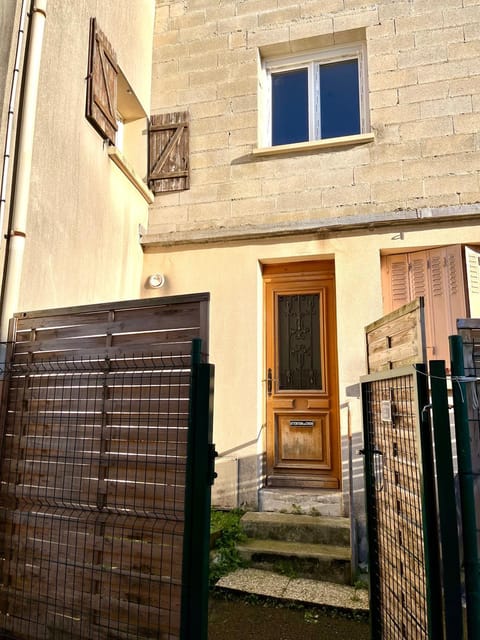 Maison au Mesnil Amelot House in Île-de-France