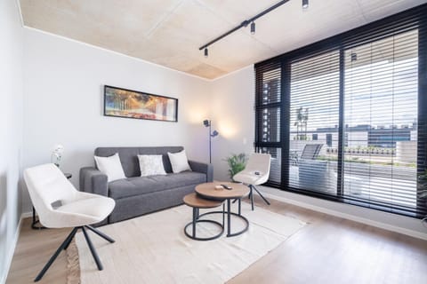 Patio, Living room