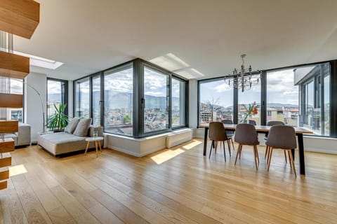 Living room, Seating area, Dining area