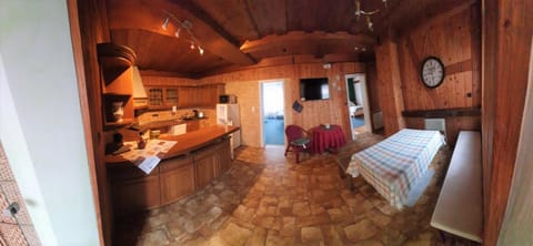 TV and multimedia, Kitchen or kitchenette, Seating area, Dining area