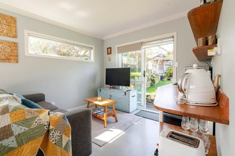 TV and multimedia, Seating area, Evening entertainment