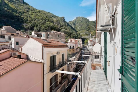 Ce Tour - Nonni's Lemon House Apartment in Cetara