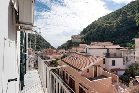 Ce Tour - Nonni's Lemon House Apartment in Cetara