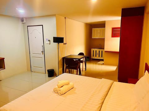 Photo of the whole room, Bedroom