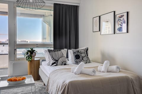 Bed, Photo of the whole room, towels