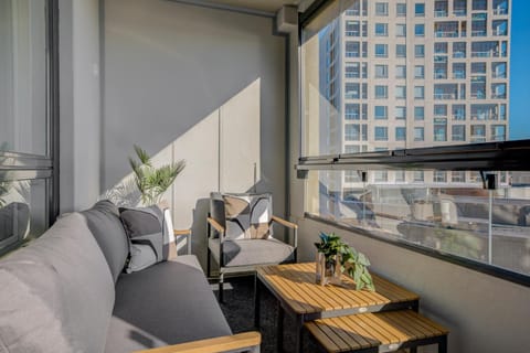 Patio, Day, Balcony/Terrace, Seating area