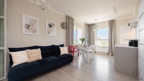 Bed, Kitchen or kitchenette, Living room, Photo of the whole room, Seating area, Dining area