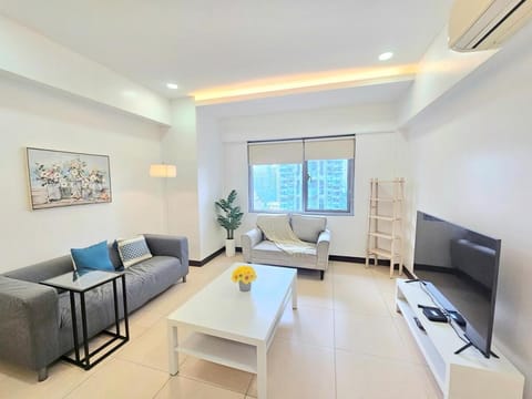 Communal lounge/ TV room, TV and multimedia, Living room, Seating area
