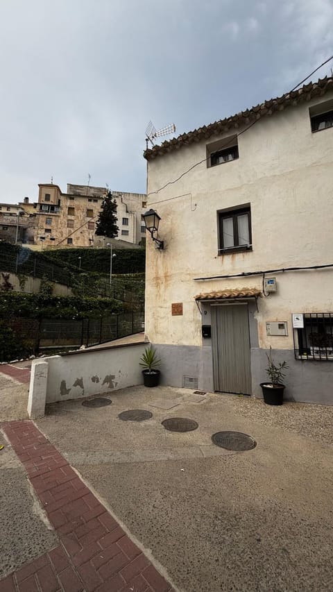 Property building, Day